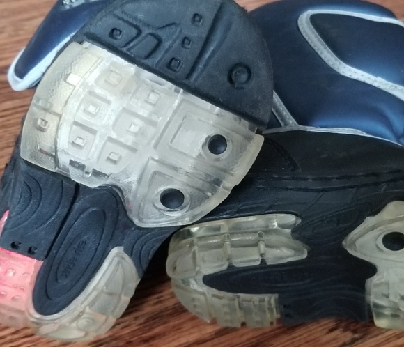 NEW Light Up Snow Boots - Picture 2 of 4